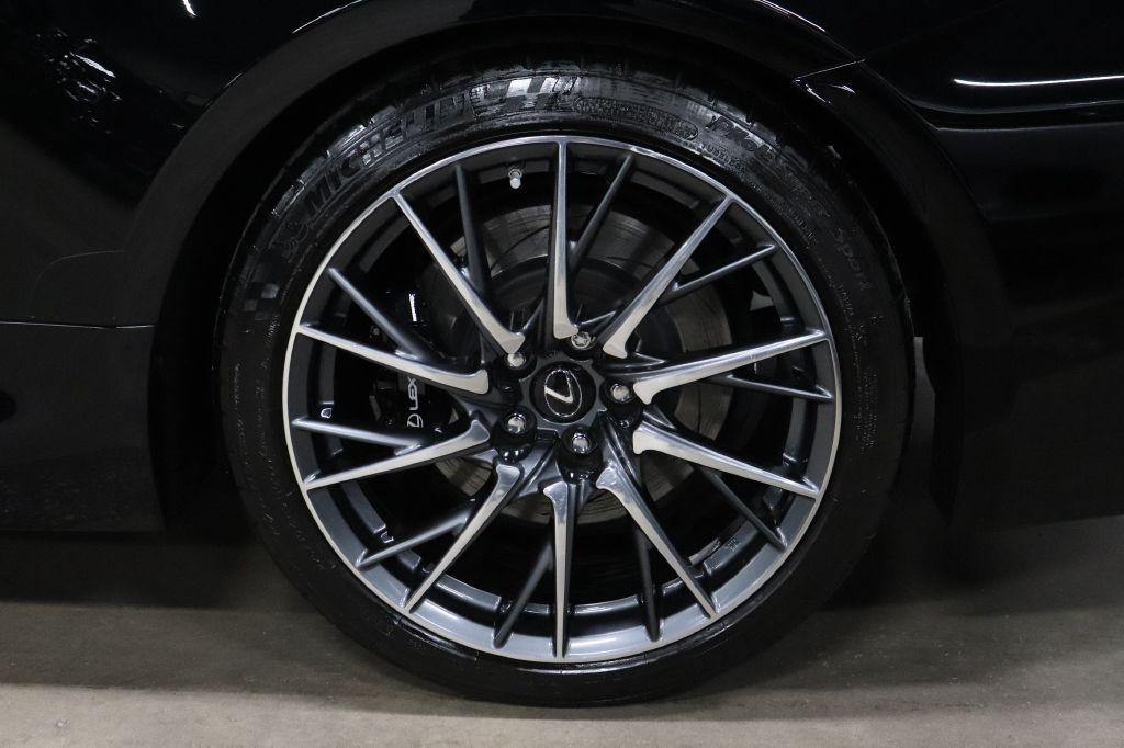 2015 Lexus RC F Image 30