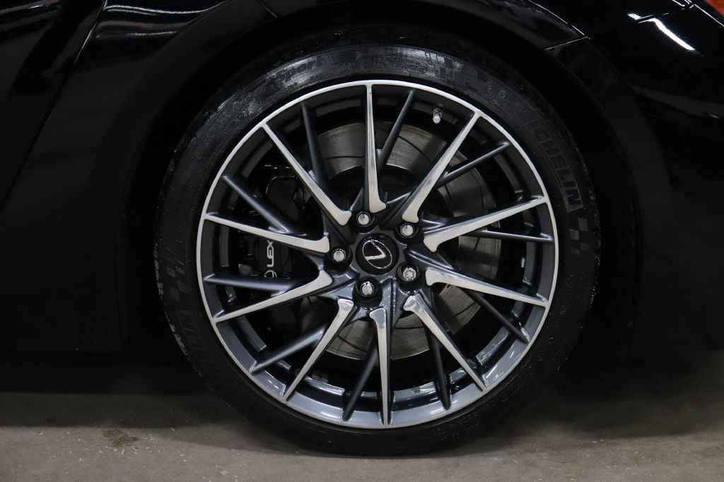 2015 Lexus RC F Image 32