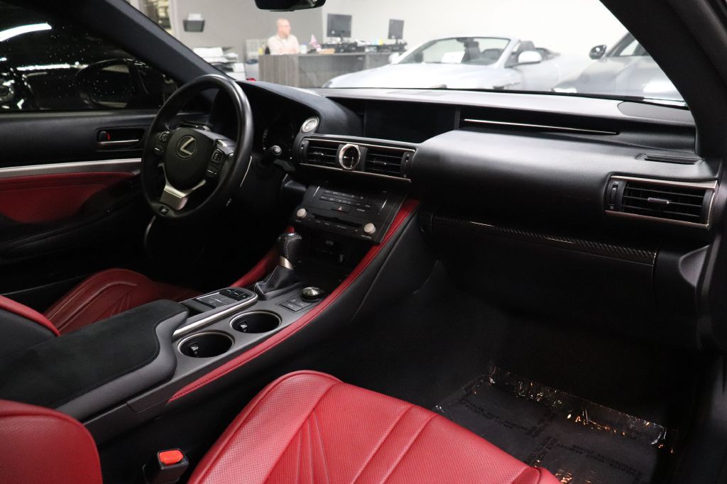 2015 Lexus RC F Image 16