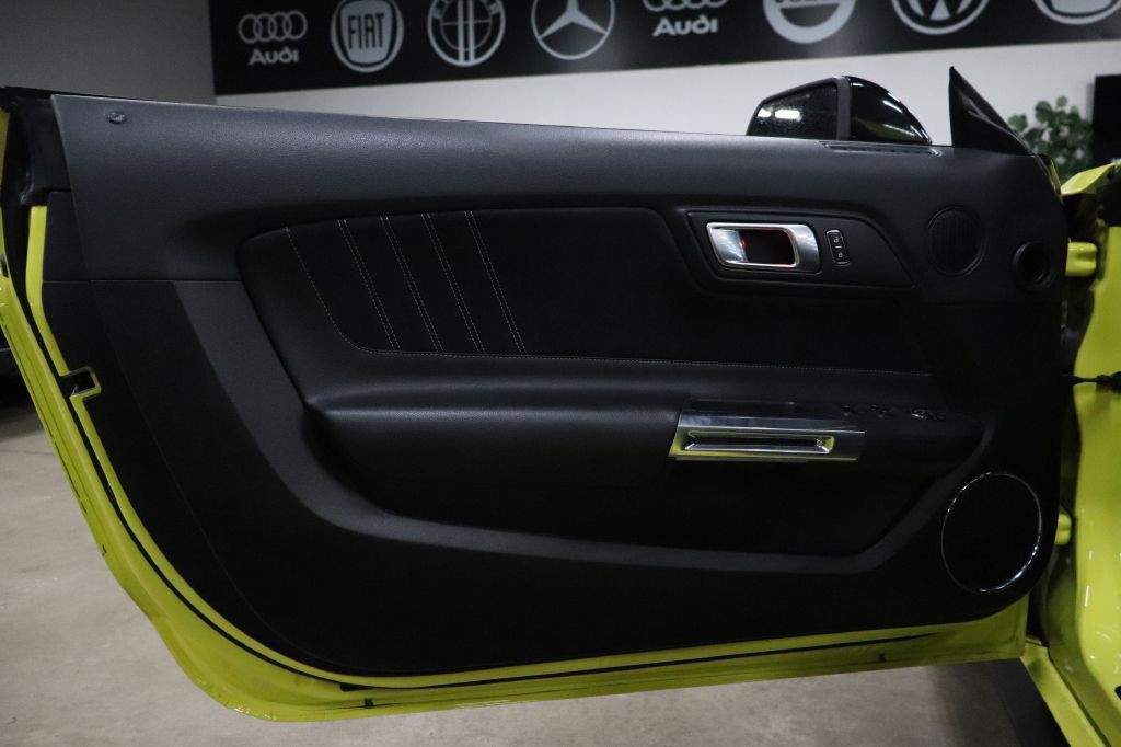 2021 Ford Mustang Image 17