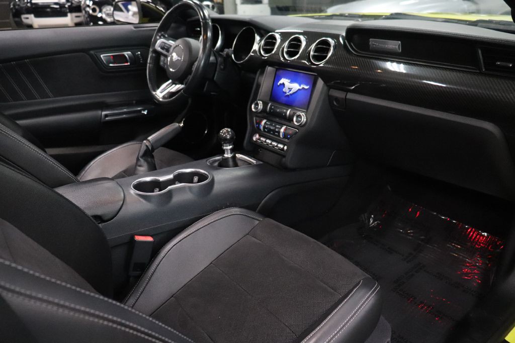 2021 Ford Mustang Image 32