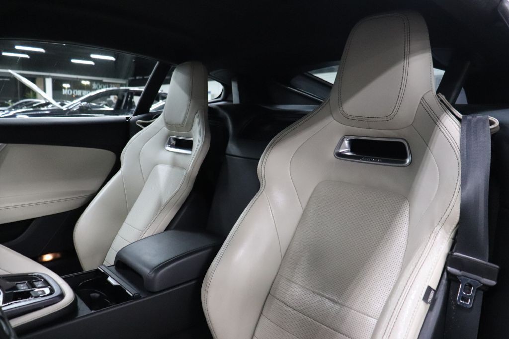 2020 Jaguar F-TYPE Image 10