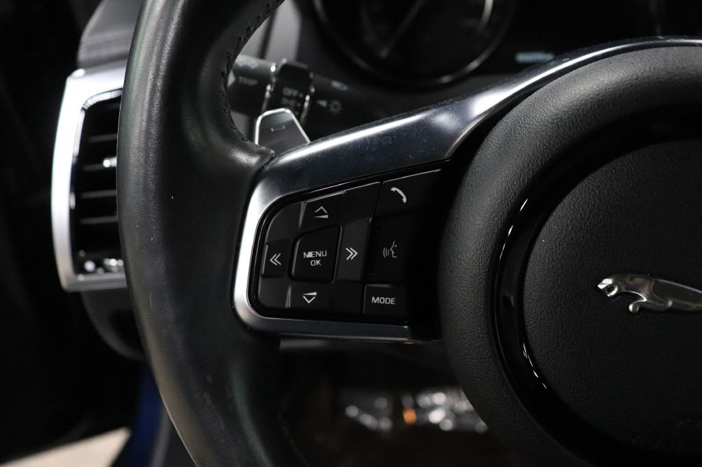 2020 Jaguar F-TYPE Image 20