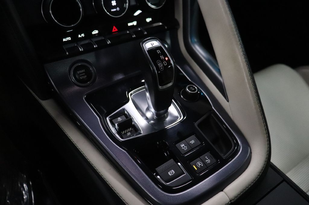 2020 Jaguar F-TYPE Image 23