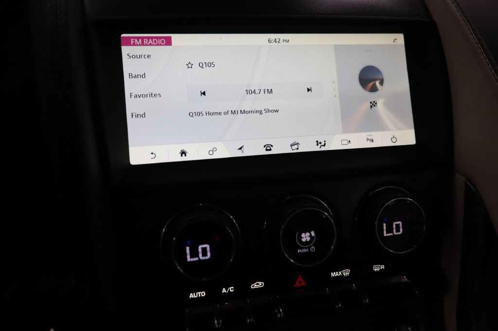 2020 Jaguar F-TYPE Image 24