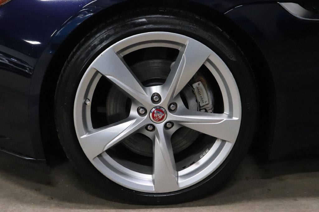 2020 Jaguar F-TYPE Image 29