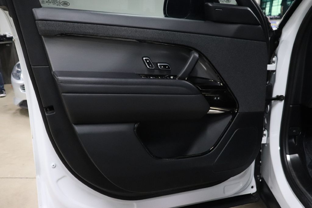 2023 Land Rover Range Rover Sport Image 9