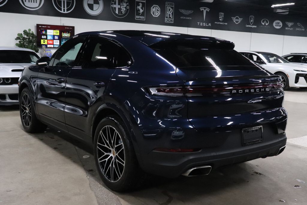 2024 Porsche Cayenne Image 3