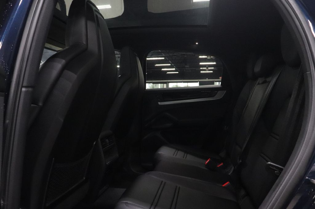 2024 Porsche Cayenne Image 15
