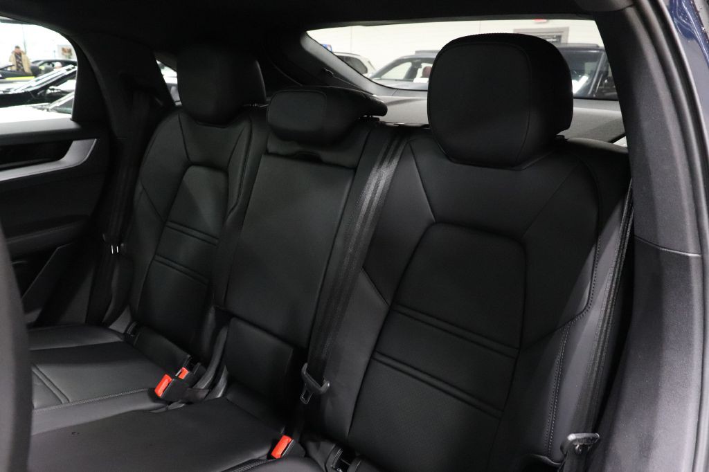 2024 Porsche Cayenne Image 16
