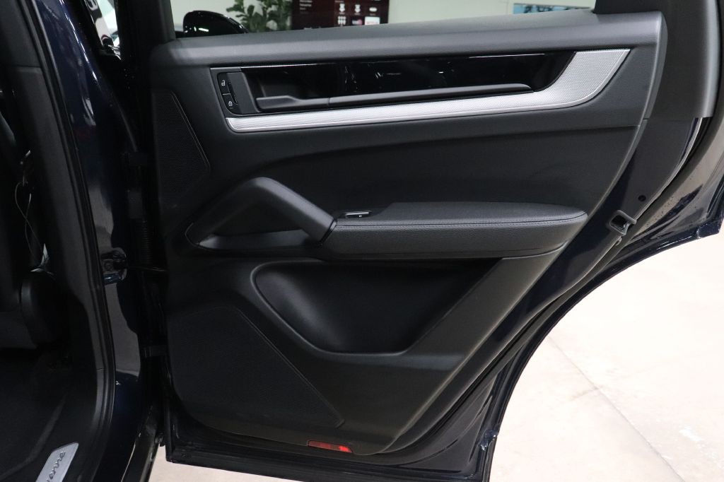 2024 Porsche Cayenne Image 19