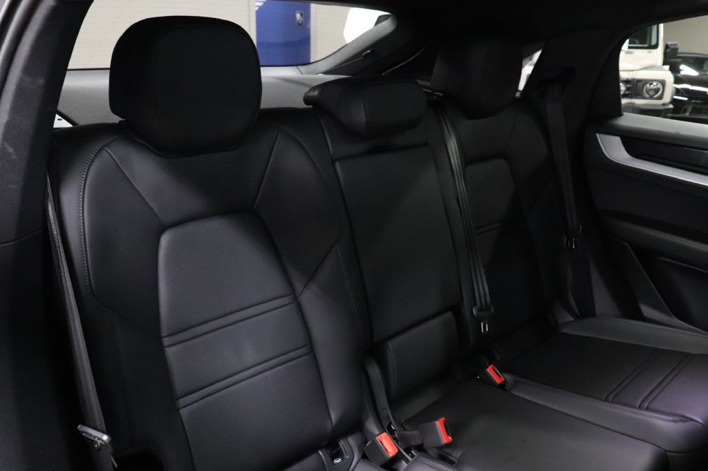 2024 Porsche Cayenne Image 21
