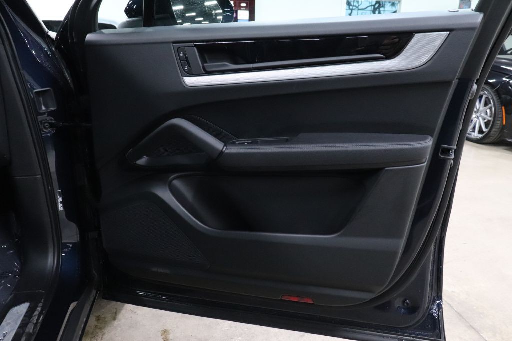 2024 Porsche Cayenne Image 23