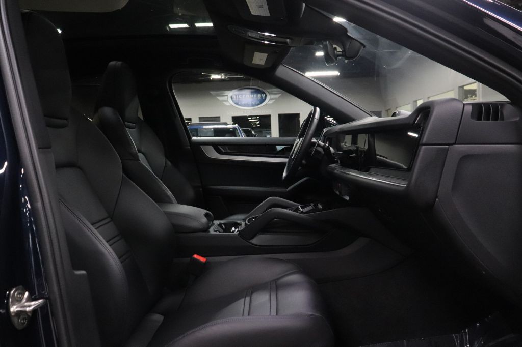 2024 Porsche Cayenne Image 24