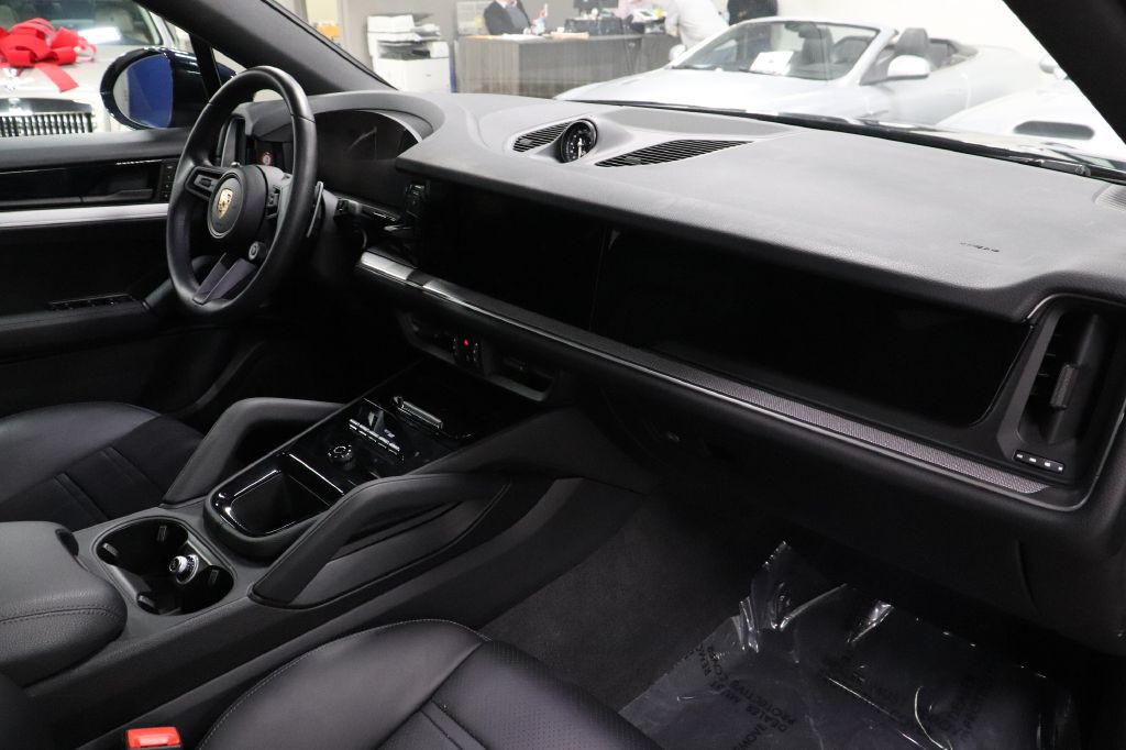 2024 Porsche Cayenne Image 26