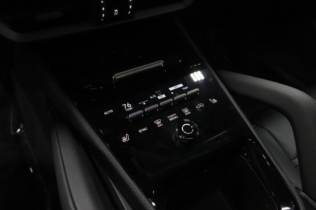 2024 Porsche Cayenne Image 32