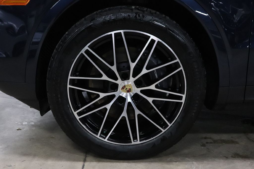 2024 Porsche Cayenne Image 39