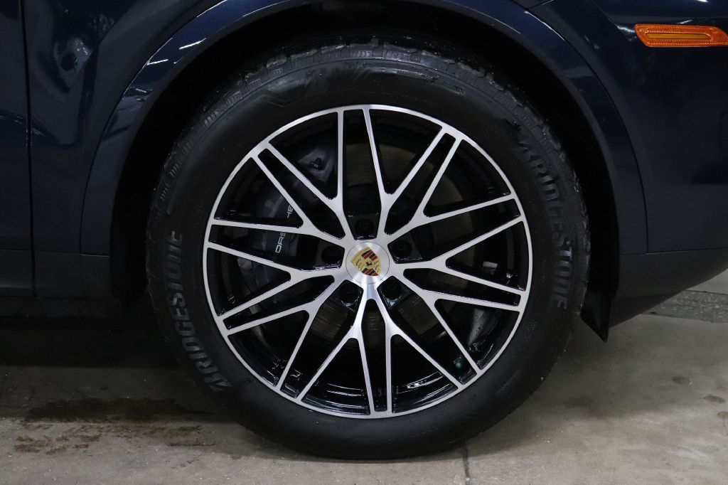 2024 Porsche Cayenne Image 42