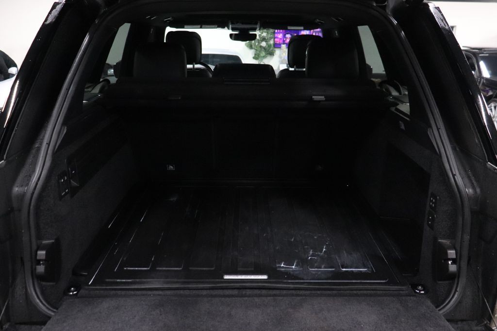 2020 Land Rover Range Rover Image 17