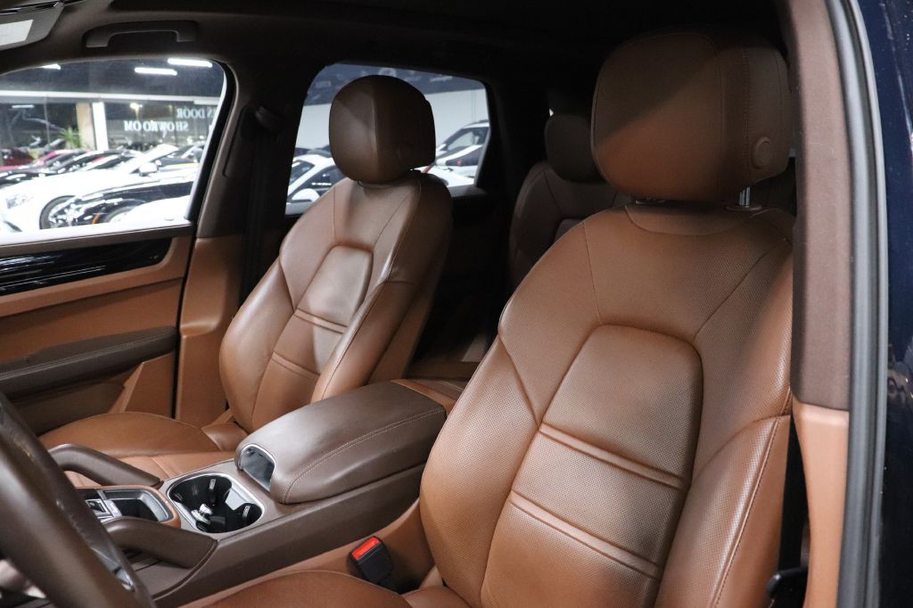 2020 Porsche Cayenne Image 11