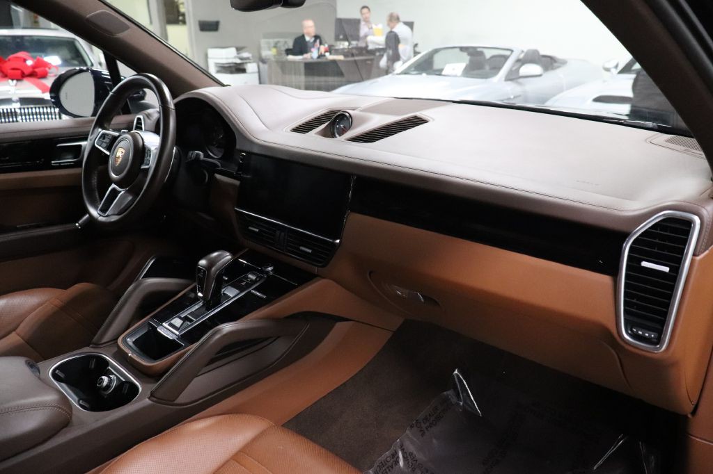 2020 Porsche Cayenne Image 24