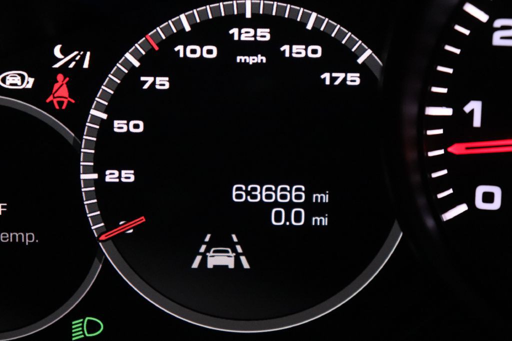 2020 Porsche Cayenne Image 35