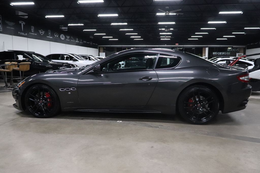 2017 Maserati GranTurismo Image 2
