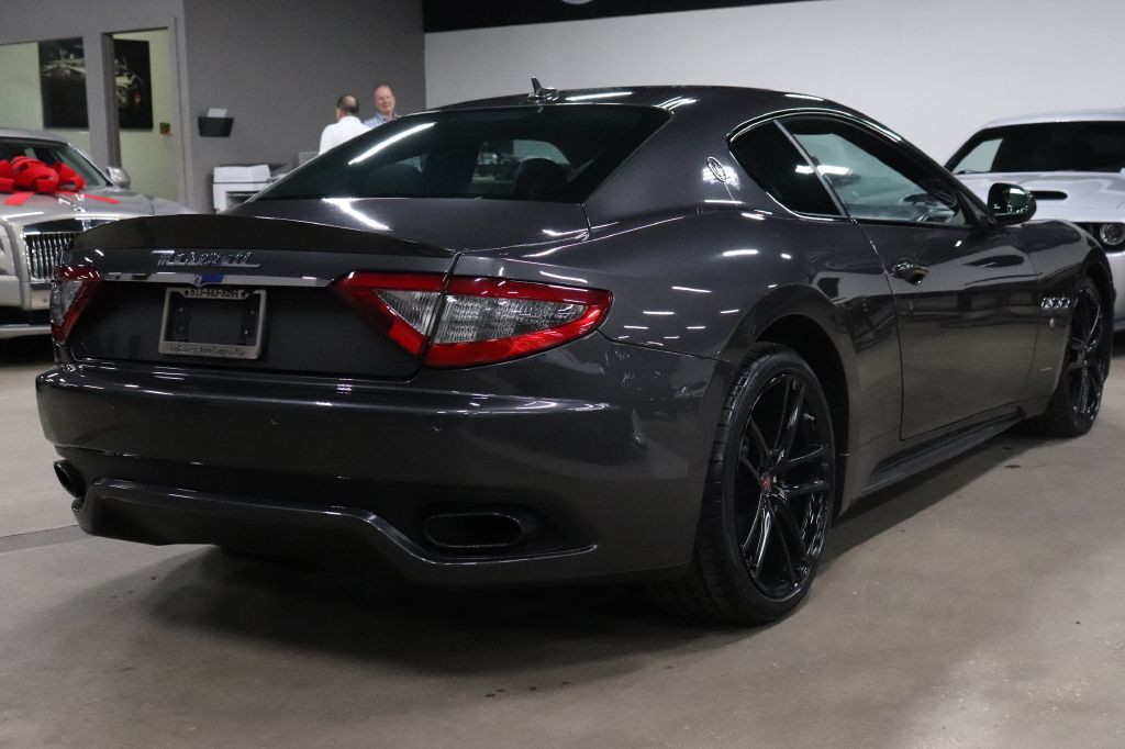 2017 Maserati GranTurismo Image 5