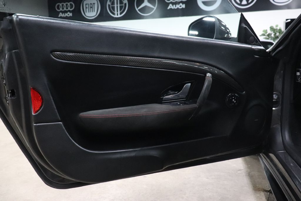 2017 Maserati GranTurismo Image 9