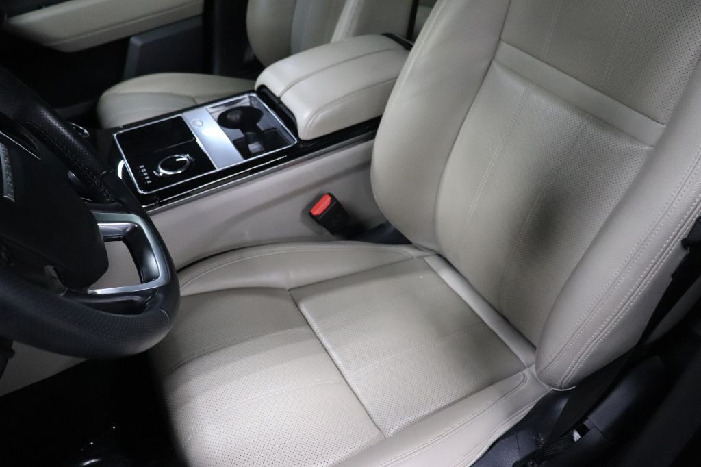 2020 Land Rover Range Rover Image 12