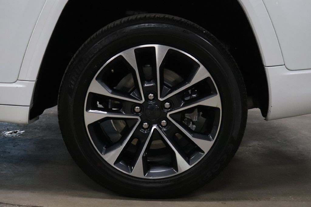 2021 Jeep Grand Cherokee Image 40