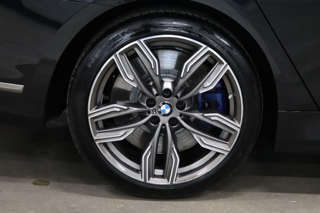 2021 BMW 7 Series Image 36