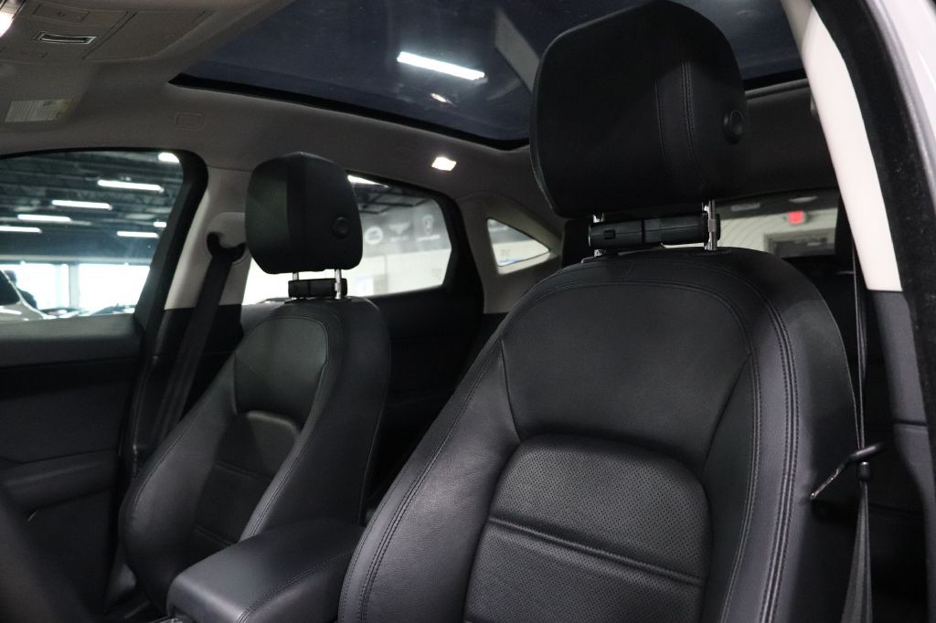 2018 Jaguar E-pace Image 10