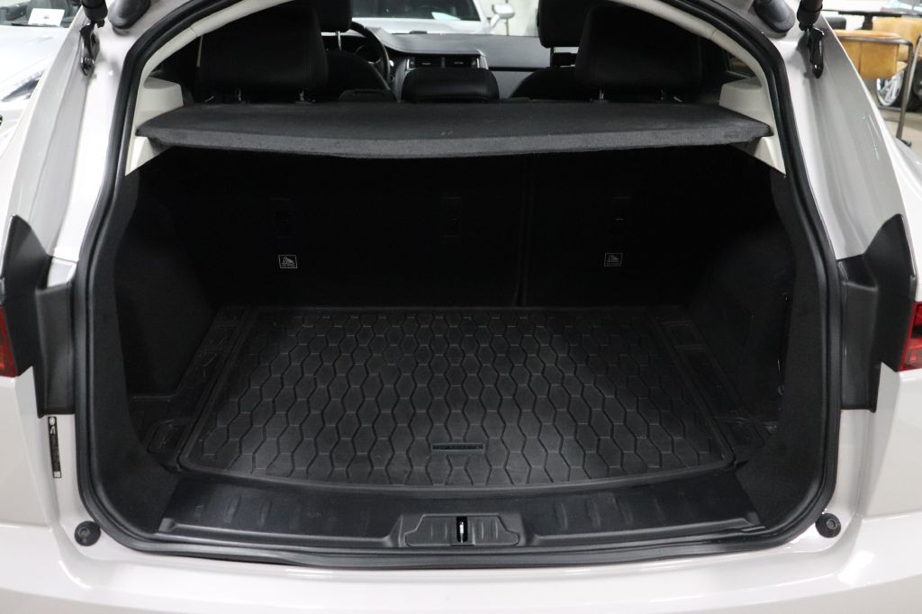 2018 Jaguar E-pace Image 17