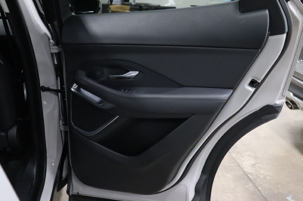 2018 Jaguar E-pace Image 18