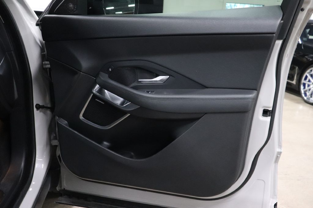 2018 Jaguar E-pace Image 22