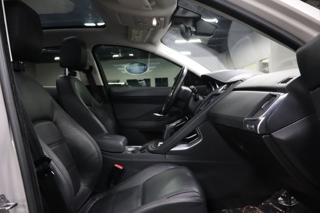 2018 Jaguar E-pace Image 23