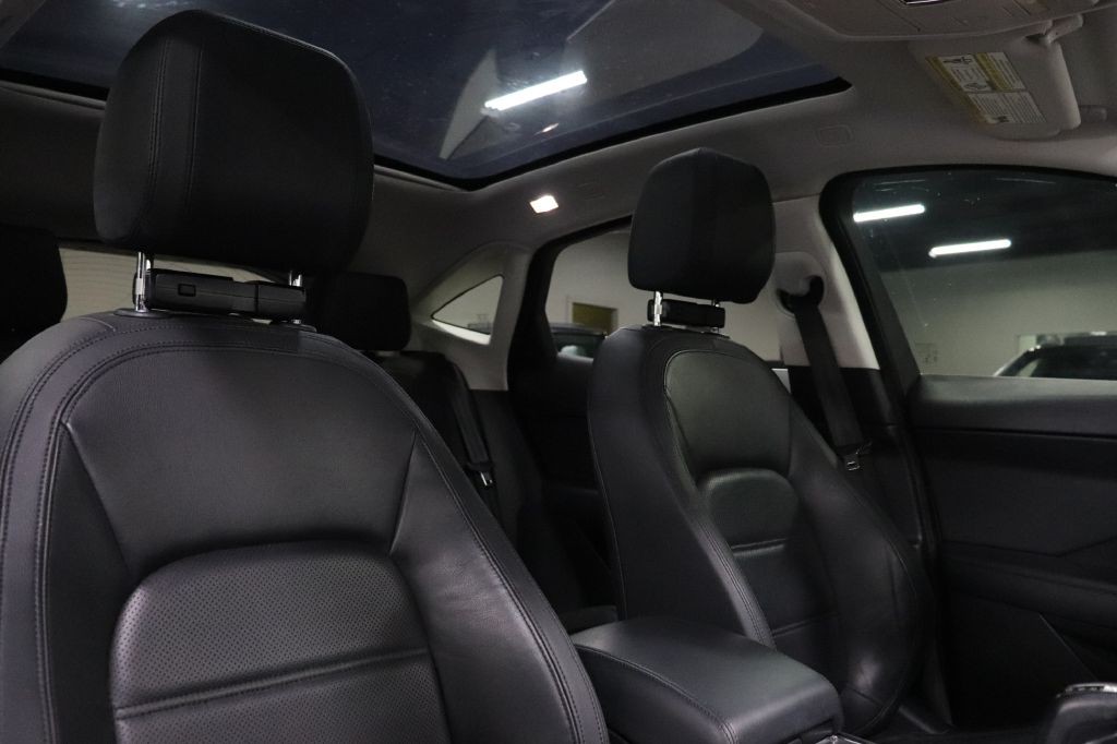 2018 Jaguar E-pace Image 24