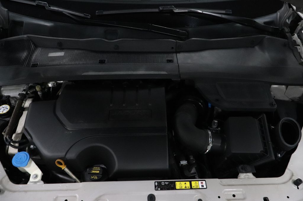 2018 Jaguar E-pace Image 26