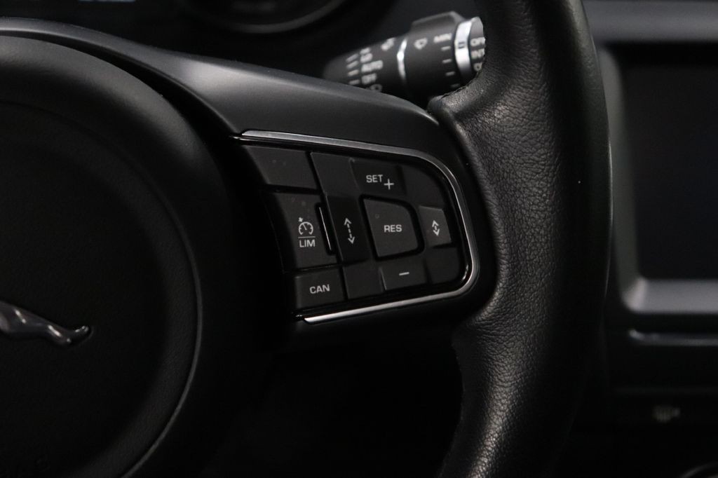 2018 Jaguar E-pace Image 29