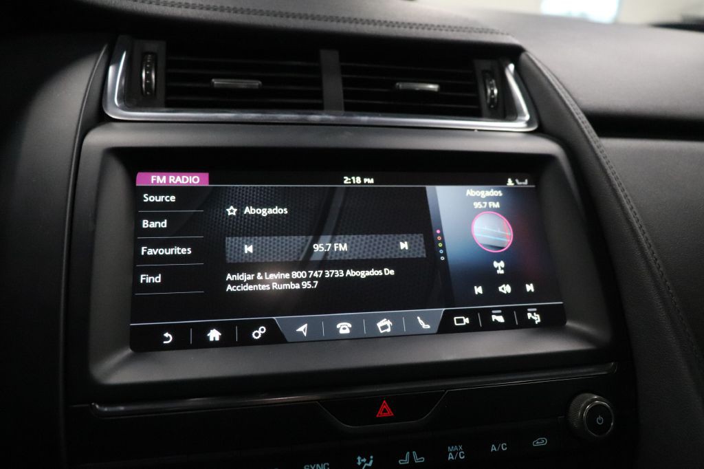 2018 Jaguar E-pace Image 32