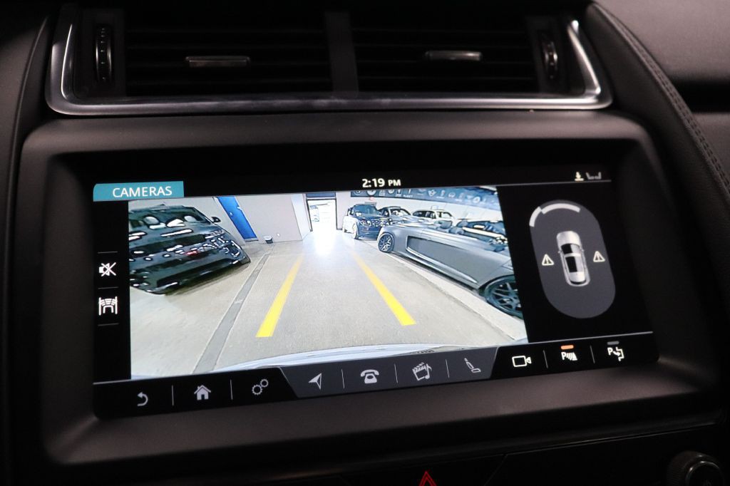 2018 Jaguar E-pace Image 33