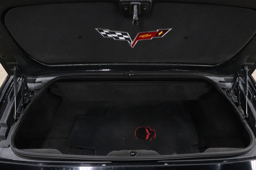 2006 Chevrolet Corvette Image 13