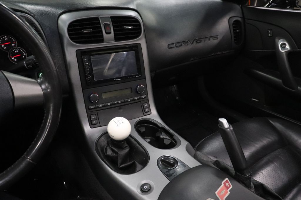 2006 Chevrolet Corvette Image 21