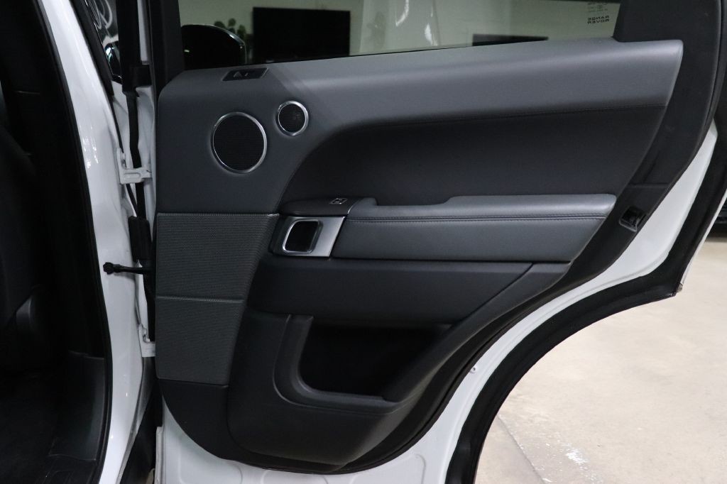 2015 Land Rover Range Rover Sport Image 18