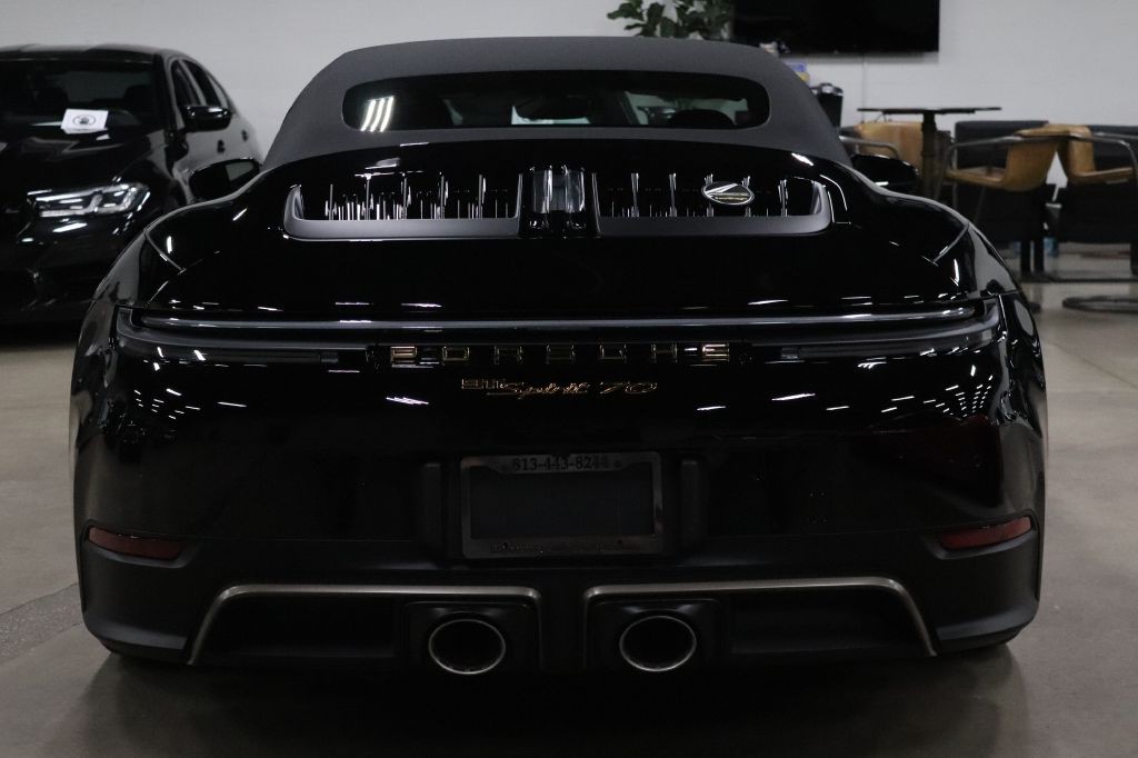 2026 Porsche 911 Image 7