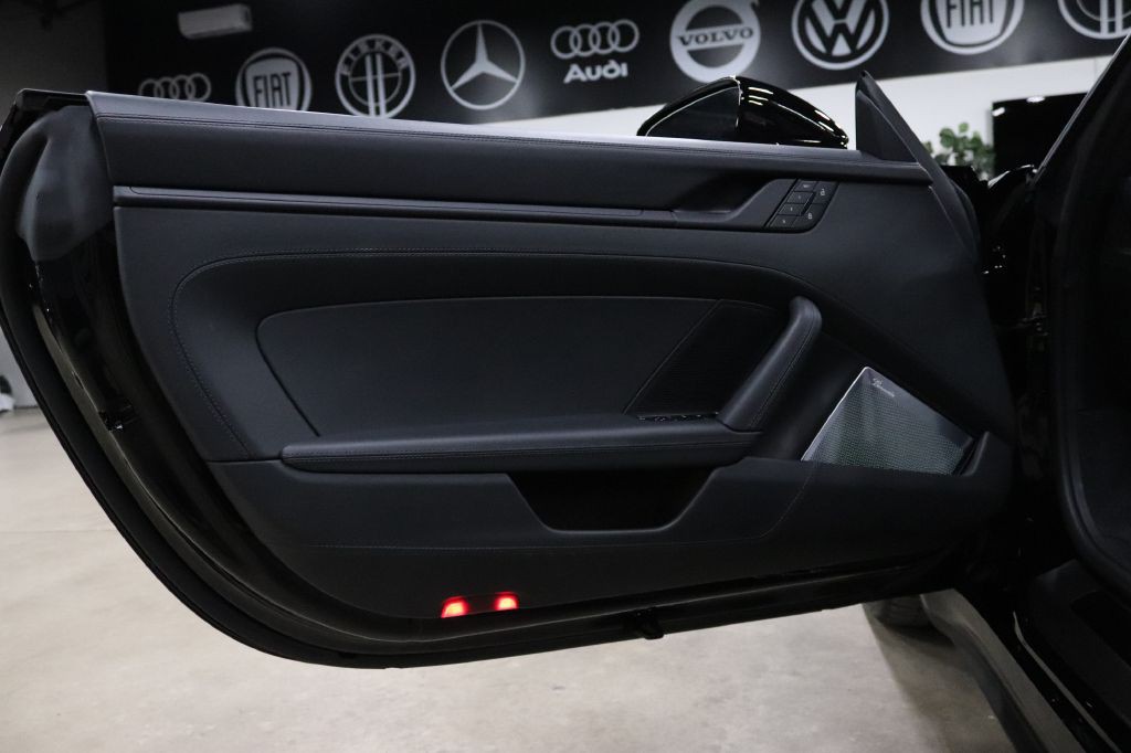 2026 Porsche 911 Image 17