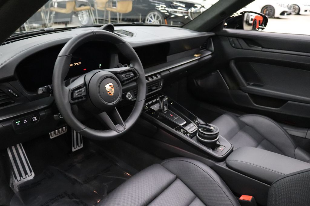 2026 Porsche 911 Image 18