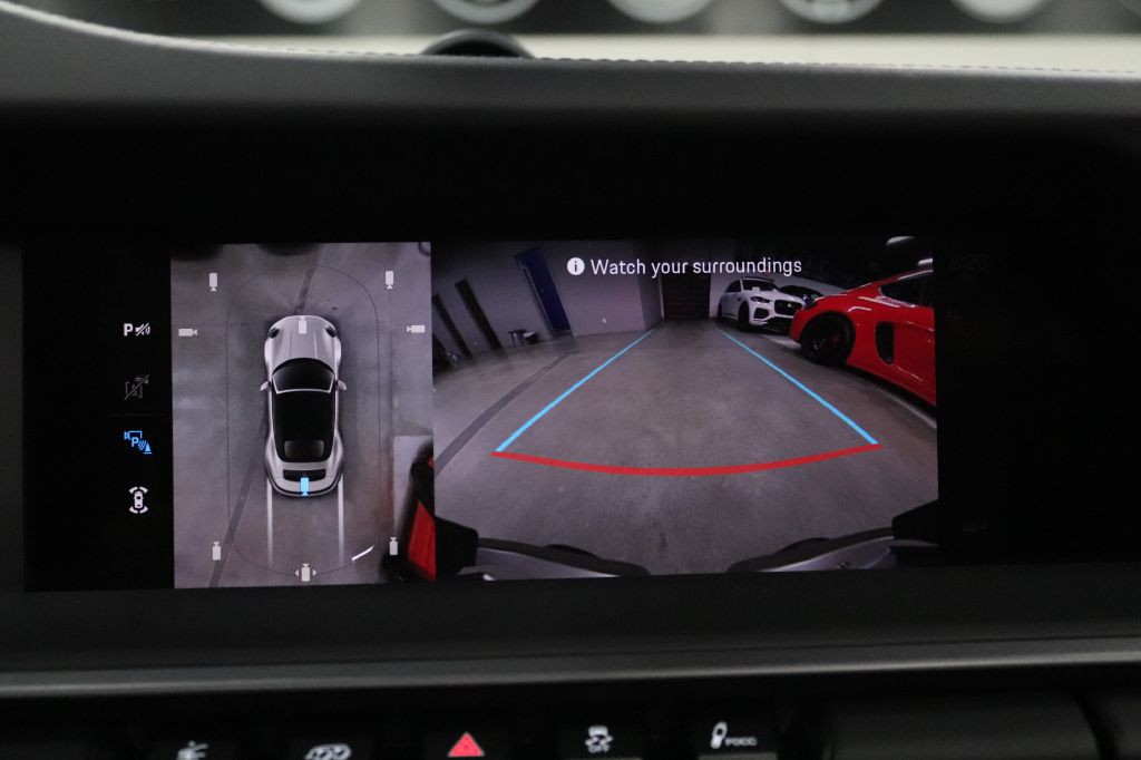 2026 Porsche 911 Image 24