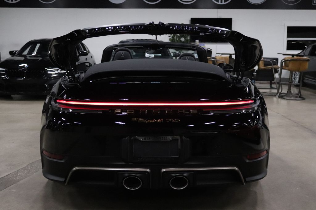 2026 Porsche 911 Image 30